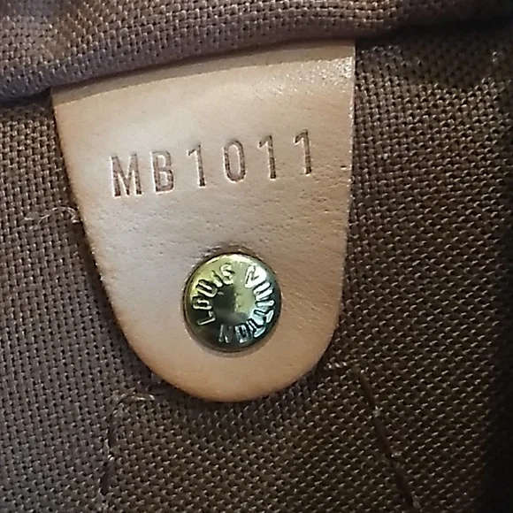 LOUIS Vuitton Speedy 40 In Excellent Condition - Picture 7 of 17